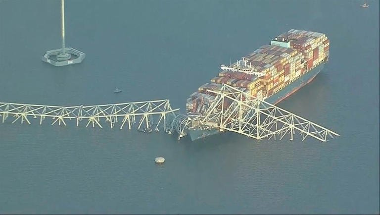 Revelan que el barco perdió la energía minutos antes del choque contra un puente en Baltimore