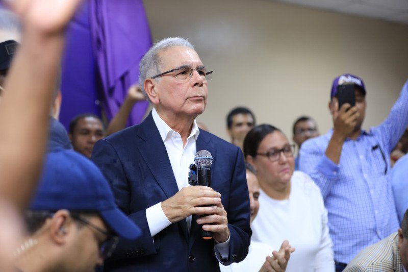 Medina pide a militantes a no dejarse comprar “cédulas en sus narices” durante elecciones