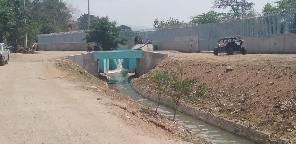 Dajabón llevan varios días recibiendo agua, aunque no con el caudal de antes