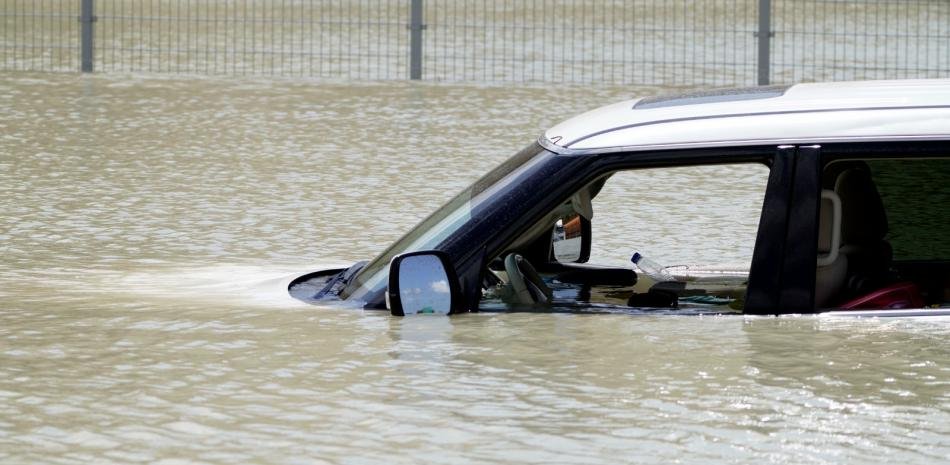 Emiratos Árabes Unidos registra las lluvias más intensas de los últimos 75 años