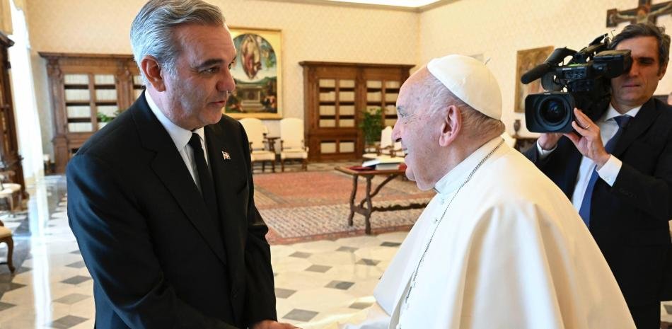 Papa Francisco recibe a Abinader  en interés de visitar República Dominicana