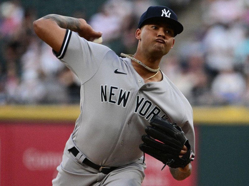 Sirí pega grand slam, Gil lanza seis en blanco en victoria de los Yankees