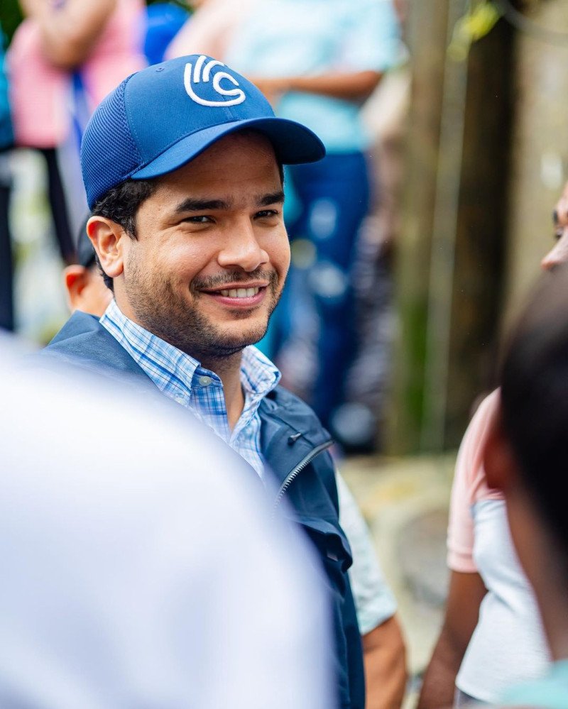 Omar Fernández el más joven que ocupa la senaduría del Distrito Nacional