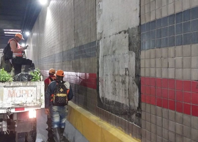 Se cae cerámica de túnel de la 27 entre Winston Churchill y Abraham Lincoln