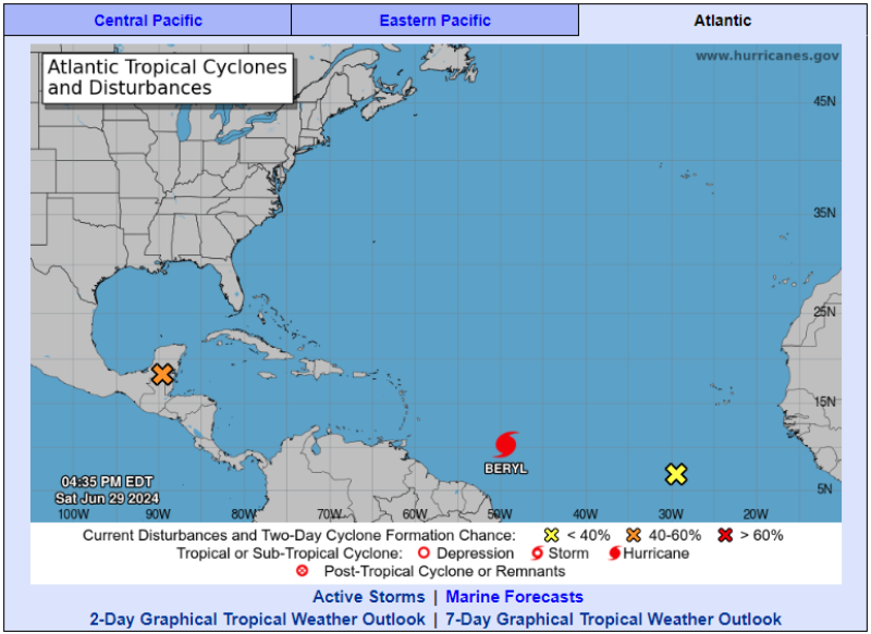 Beryl se convierte en huracán categoría 1
