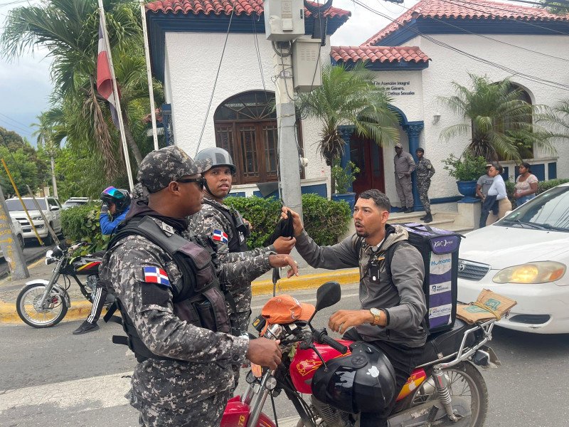 Realizan operativos en contra de motoristas que portan pasamontañas