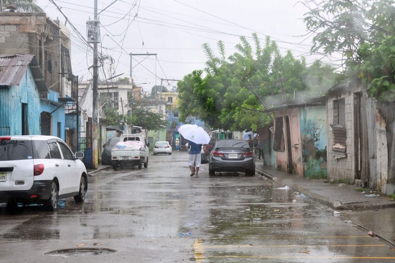 Provincias en alerta verde por onda tropical