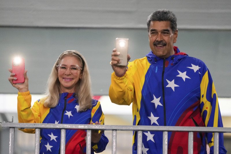 Nicolas Maduro es felicitado por China, Rusia e Irán, mas Occidente quiere un recuento