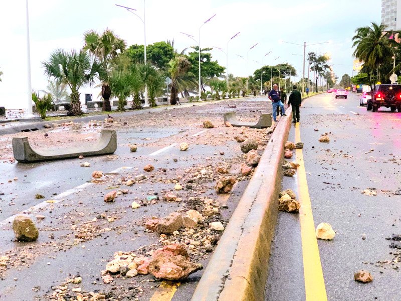 Cierre de vías e inundaciones por fuertes lluvias