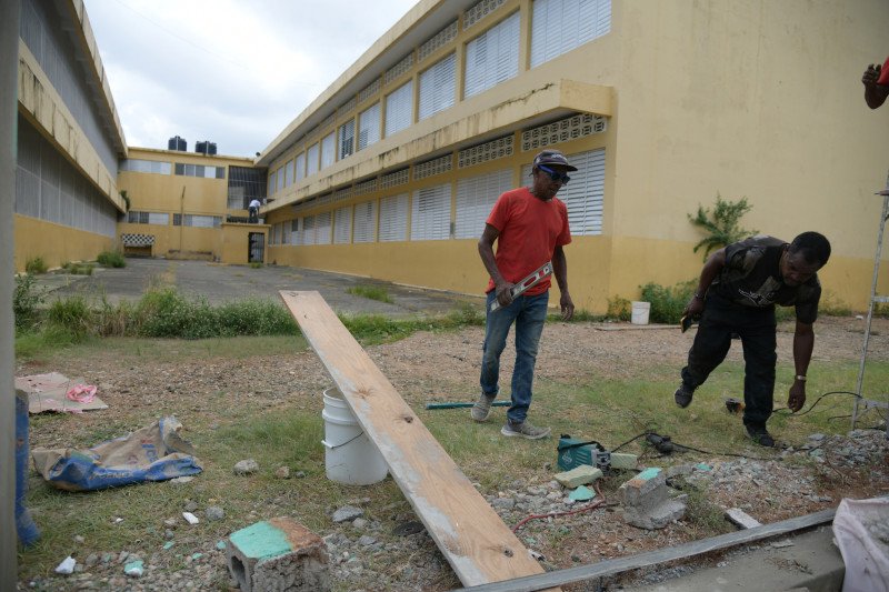 Maestros creen que 330 mil niños quedarían fuera al inicio del año escolar