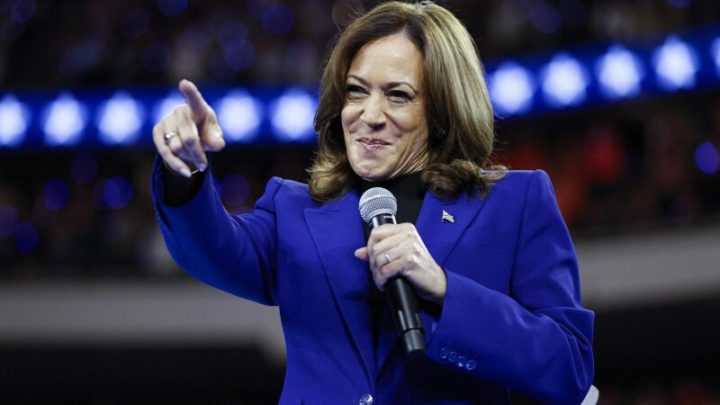 Al contradecir a Donald, Kamala Harris dice que «Se puede» regularizar a los migrantes indocumentados y «proteger» la frontera