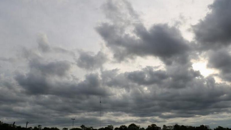 Lluvias este sábado y temperaturas calurosas