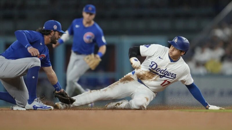 Ohtani se acerca al 50-50, tiene 47 cuadrangulares y 48 bases robadas, actualmente