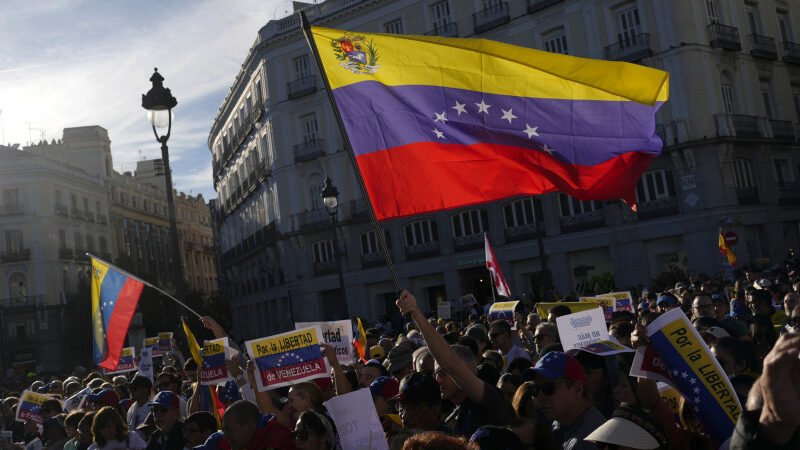 Venezolanos en Madrid se reúnen por la investidura de Edmundo González