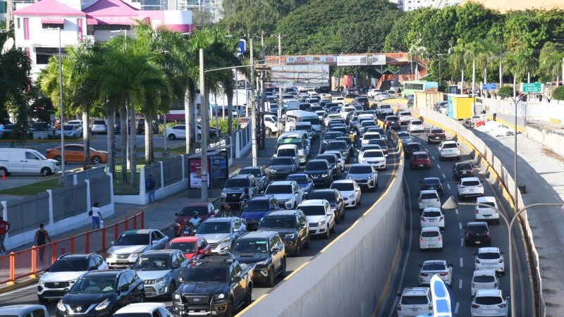 El Caos del tránsito en el Gran Santo Domingo: un problema de semáforos apagados