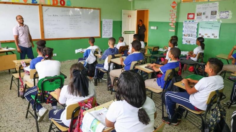 3 mil niños quedan sin cupos en Verón, Punta Cana