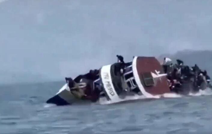 Dramático momento en el Congo: un barco se volteó por completo con 278 pasajeros