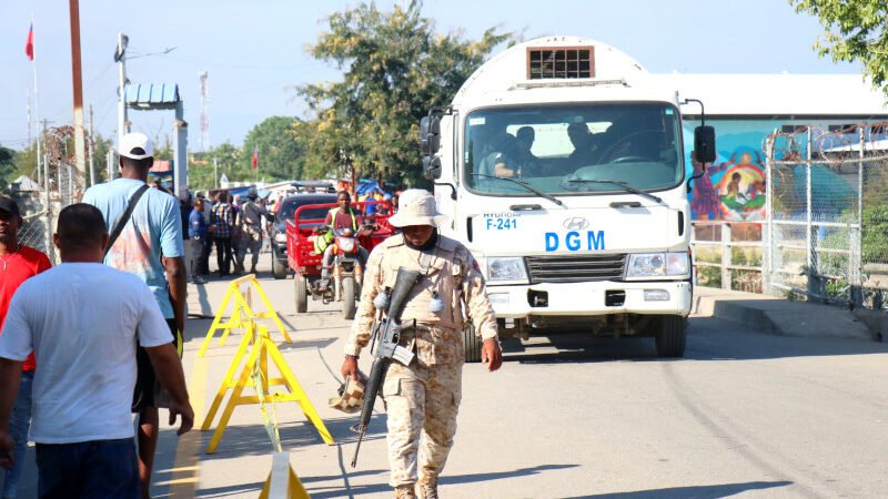 Repatrian a 4,944 haitianos desde el 1 de octubre por Dajabón