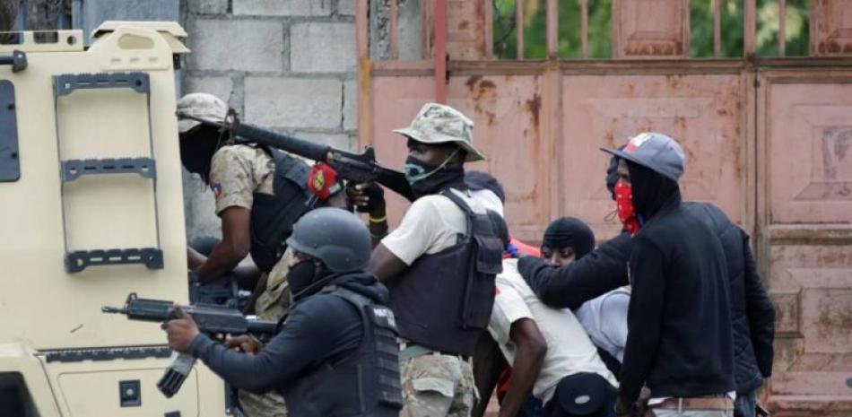 Policías al servicio privado son retirados para que enfrenten las bandas haitianas