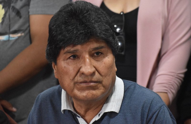 Detienen a padre de menor supuestamente abusada por Evo Morales