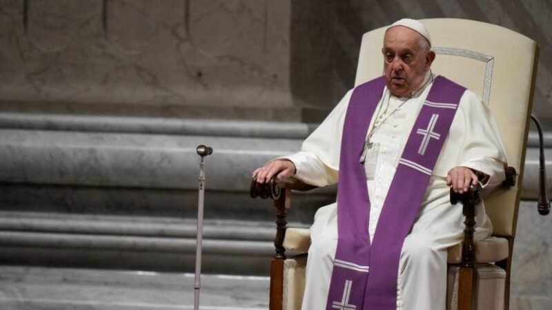 El papa pide «No olvidar» y rezar por el cese de la violencia en Haití