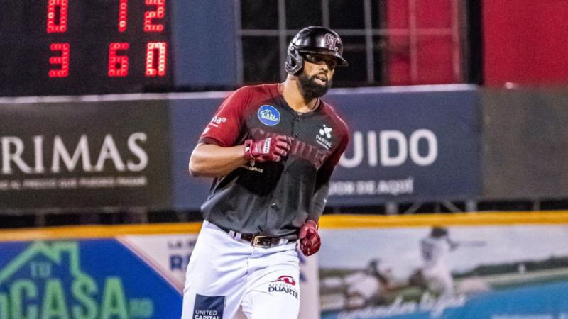 Peguero jonrón y los Gigantes  7-2 frente al Escogido