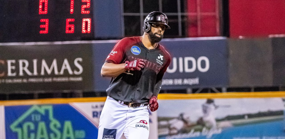 Peguero jonrón y los Gigantes  7-2 frente al Escogido