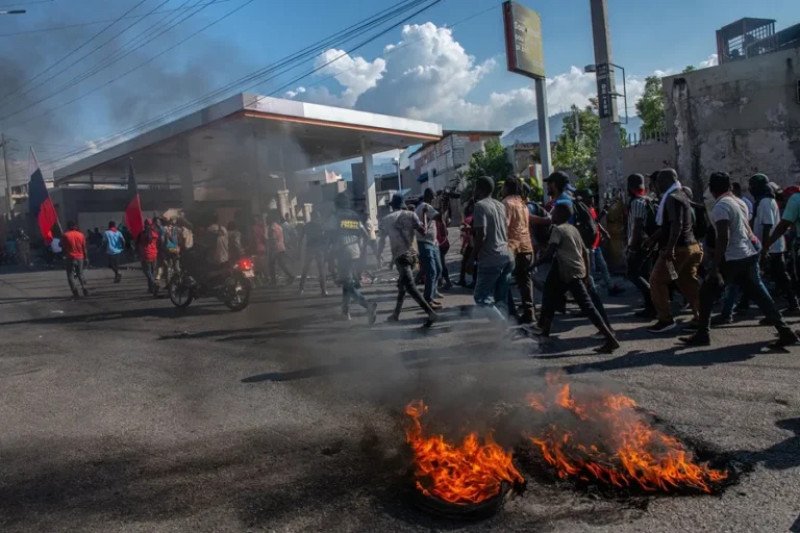 Por la violencia de pandillas, huyen más de mil personas de Puerto Príncipe, dice la ONU