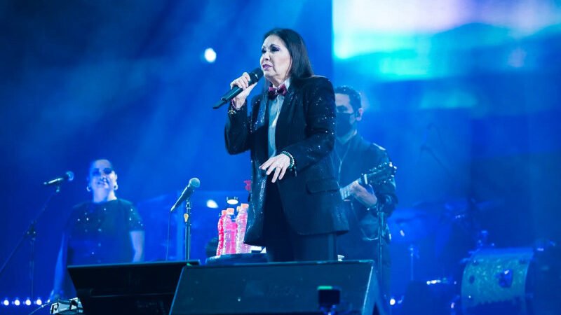 Ana Gabriel presentó en el Estadio Olímpico su gira «Un deseo más»