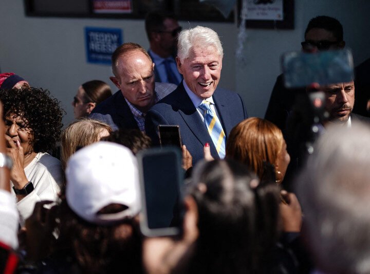 Bill Clinton hospitalizado en Washington con  fiebre