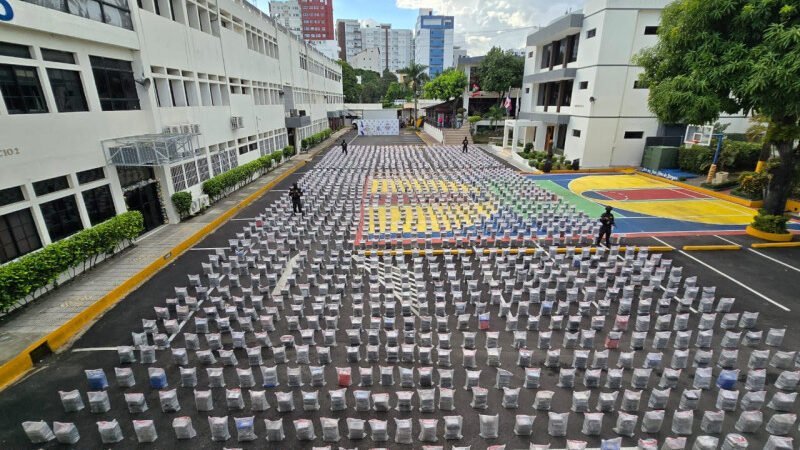 Honduras niega que contenedores con cargamento récord de droga incautada en RD no tocaron sus puertos