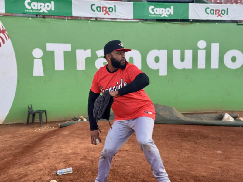 El Escogido firma al lanzador Johnny Cueto