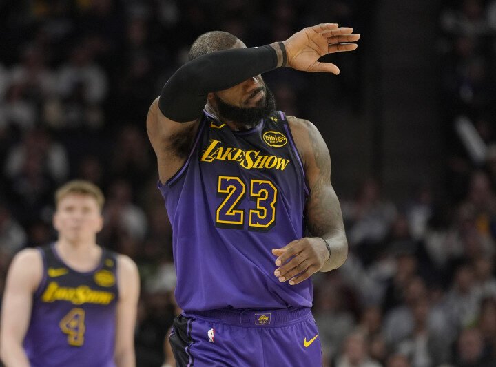 Racha negativa de LeBron  James y los Lakers