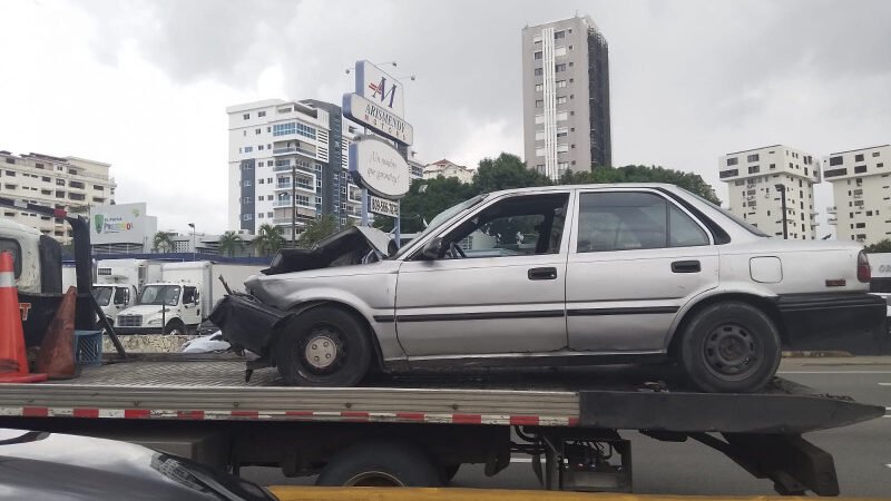 Accidente de tránsito en el túnel de la 27 de Febrero