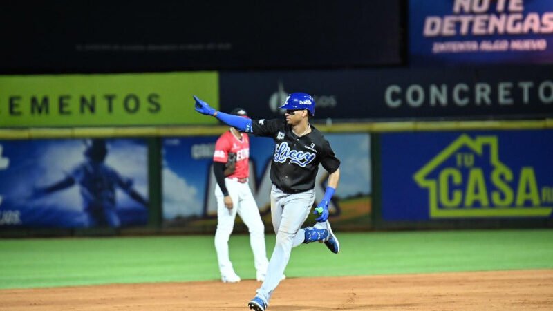 Alcántara y Adames lideran remontada del Licey sobre Escogido