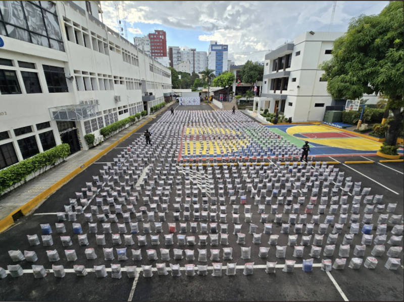 Al Multimodal Caucedo entraron 7 hombres para custodiar cocaína y luego escaparon