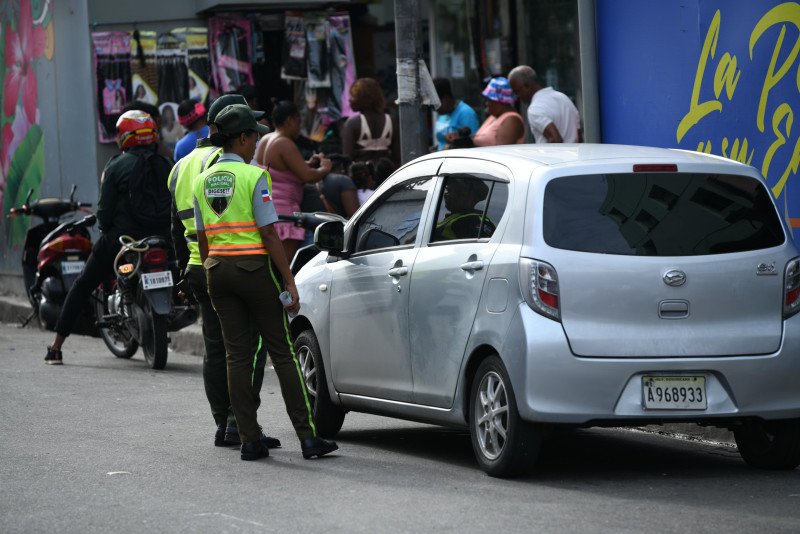 Retienen 280 vehículos en 24 horas en fiscalización por marbete