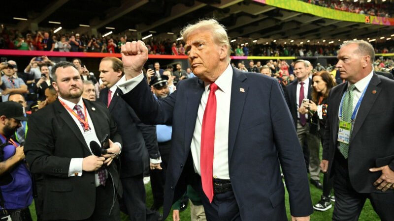 Trump asiste al un Super Bowl, siendo el primer presidente en hacerlo