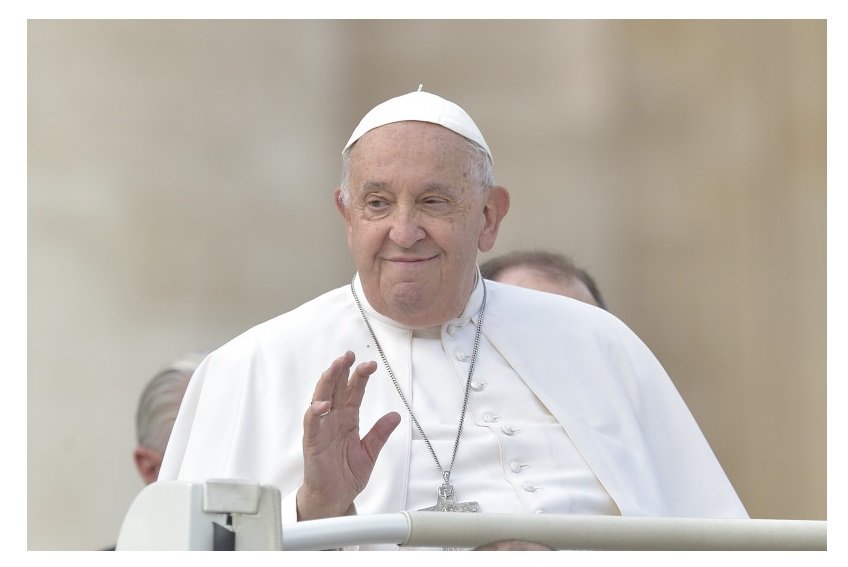 El papa presenta un cuadro clínico complejo