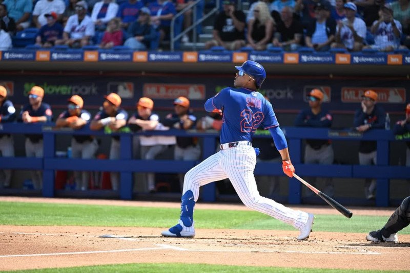 Jonrón en su primer turno al bate con los Mets