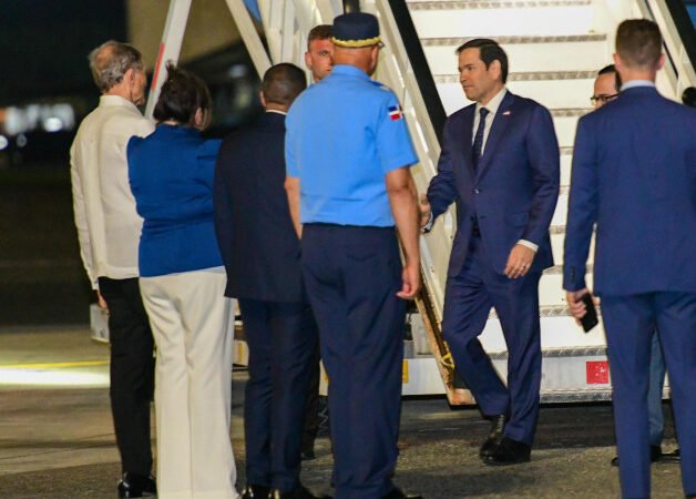 Confiscaran avión de Maduro retenido en República Dominicana