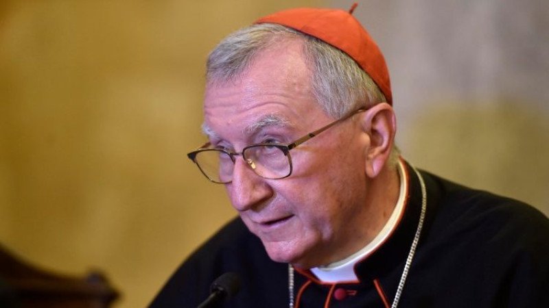 Pontífice se reúne con Parolin, número 2 del Vaticano, para hablar de candidatos a la santidad