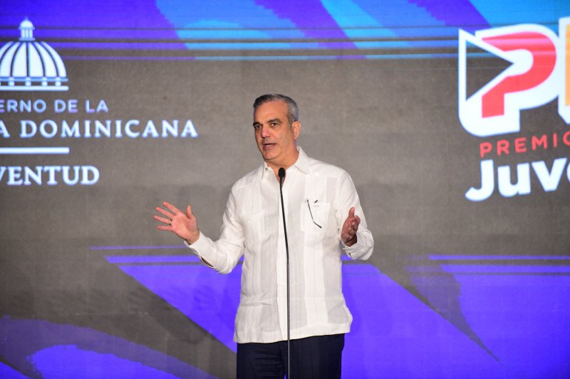 Abinader hace cambios en 4 ministerios; aquí todos los nombramientos y cancelaciones