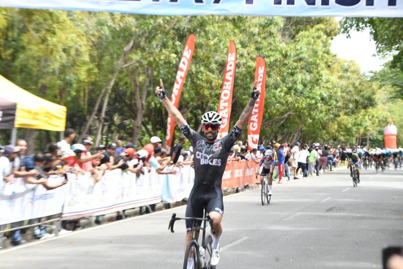 Campanioni  conquista la cuarta etapa de la Vuelta Ciclista