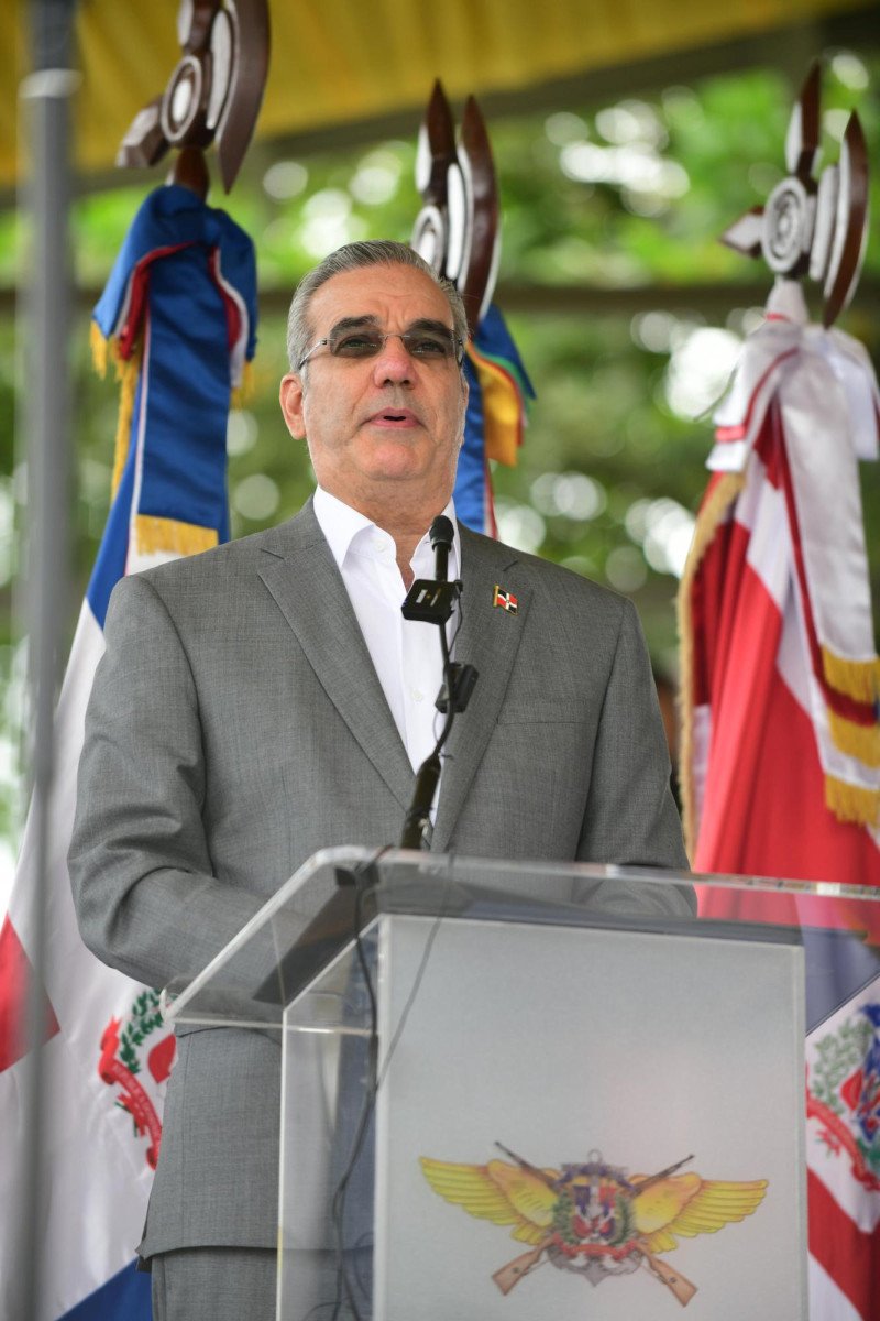 Presidente Abinader respeta decisiones migratorias de EEUU contra Haití