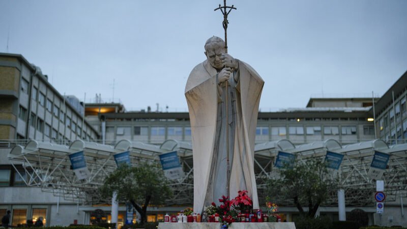 Francisco no irá a misa del Jubileo de los Diáconos