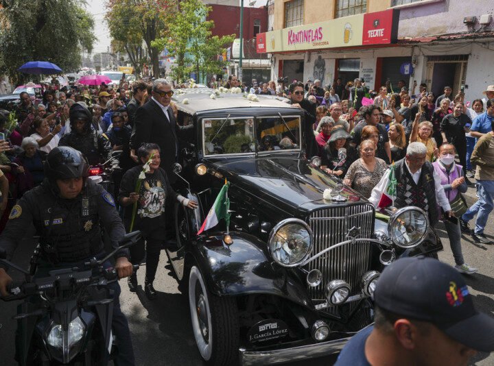 Despiden a la el barrio que la vio ascender a la fama