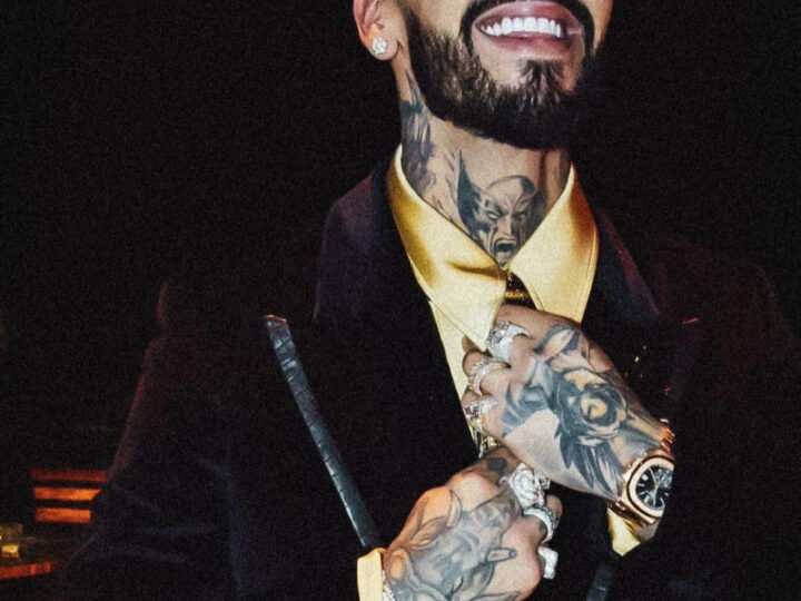 Anuel AA  hospitalizado por realizarse un tatuaje