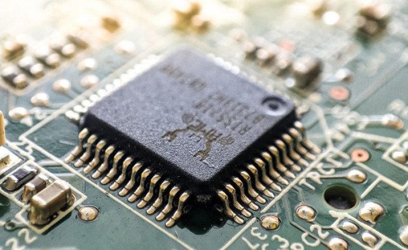 Gobierno quiere hacer acuerdo con Universidad de Purdue para producir semiconductores