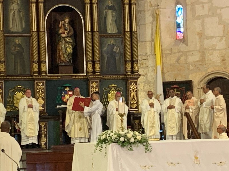 Ozoria destaca la labor de los sacerdotes tras la tragedia del Jet Set en misa crismal